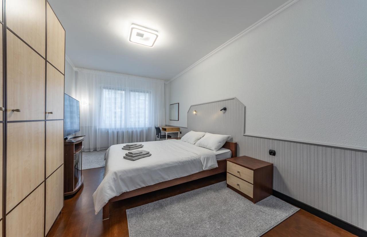 Modern 3 Bedroom Apartment Kiev Bagian luar foto