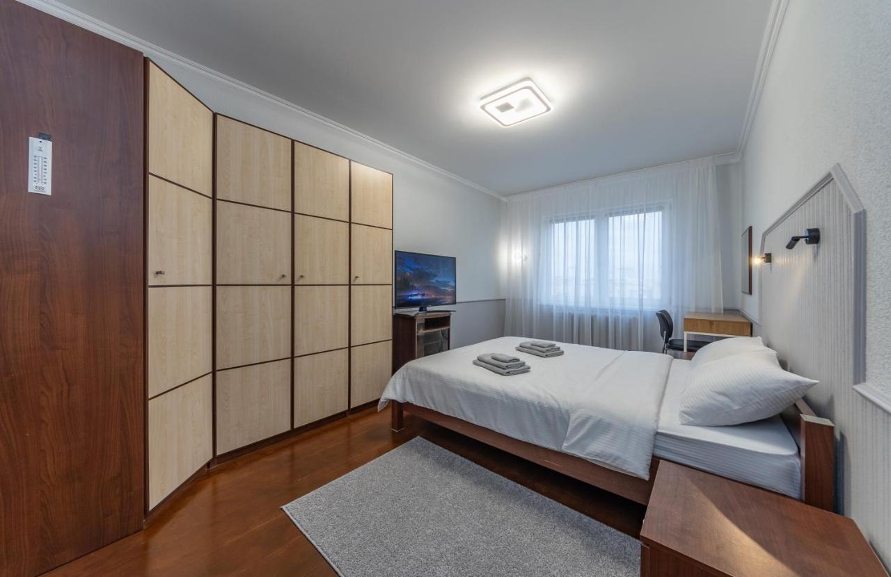 Modern 3 Bedroom Apartment Kiev Bagian luar foto