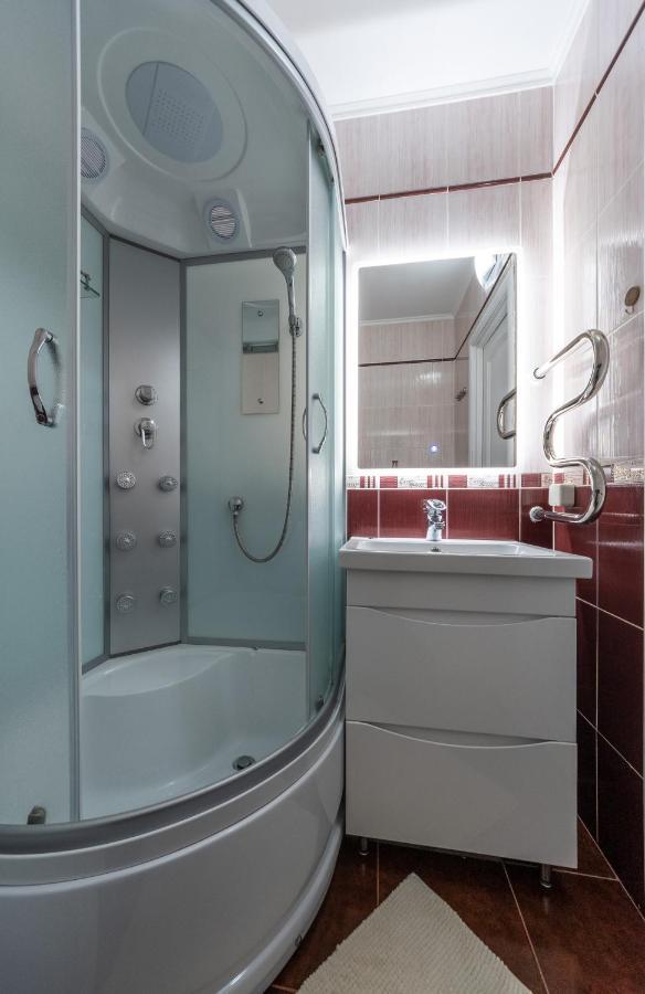 Modern 3 Bedroom Apartment Kiev Bagian luar foto