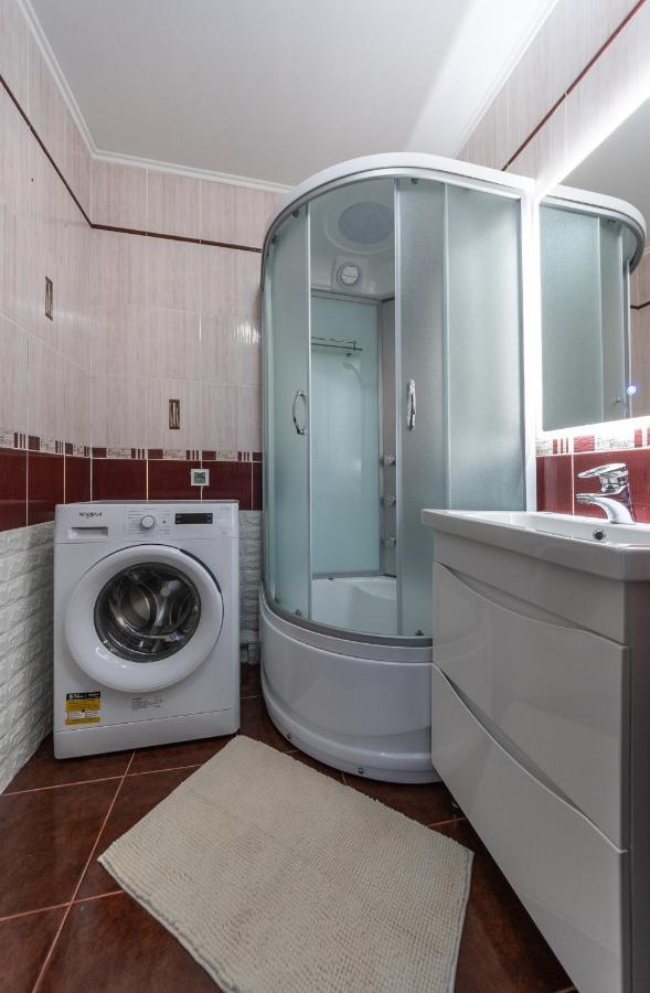 Modern 3 Bedroom Apartment Kiev Bagian luar foto