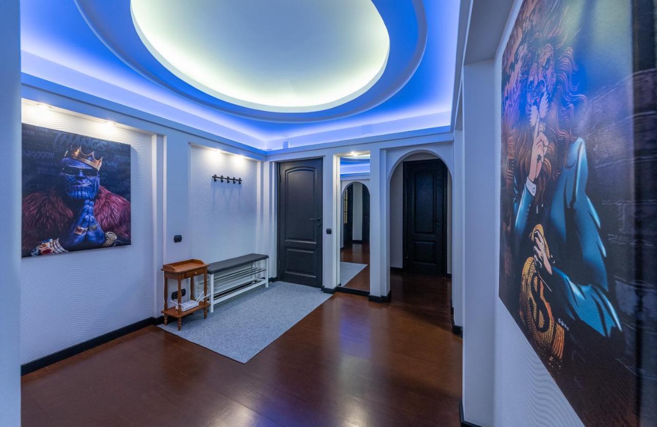 Modern 3 Bedroom Apartment Kiev Bagian luar foto